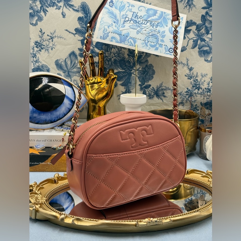 🆕 TORY BURCH 🧿 NWOT Savannah Chain Link Camera Bag, Pink Salmon AUTHENTICATED - Picture 2 of 16